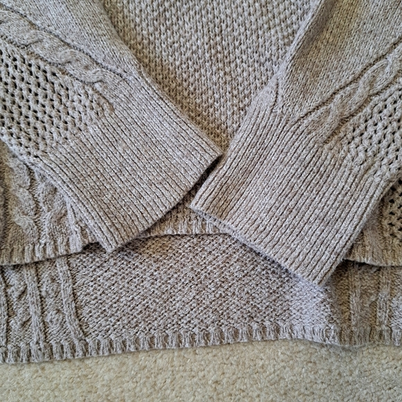 American Eagle Knit Sweater Brown Size Medium Lightweight Round Neck - Picture 12 of 13